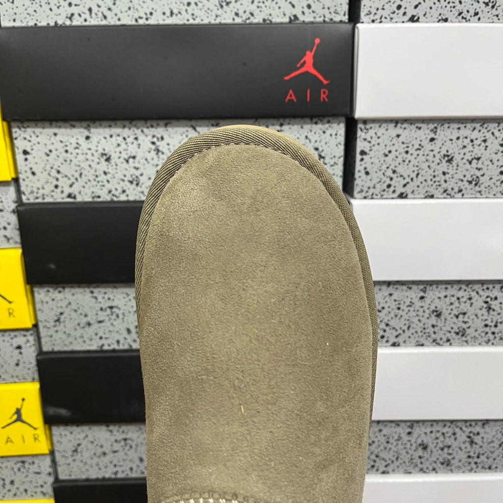 UGG Classic Ultra Mini Boot – Suede Ankle Boot with Shearling Lining, Herringbone Collar & Tonal Lug Sole in Olive