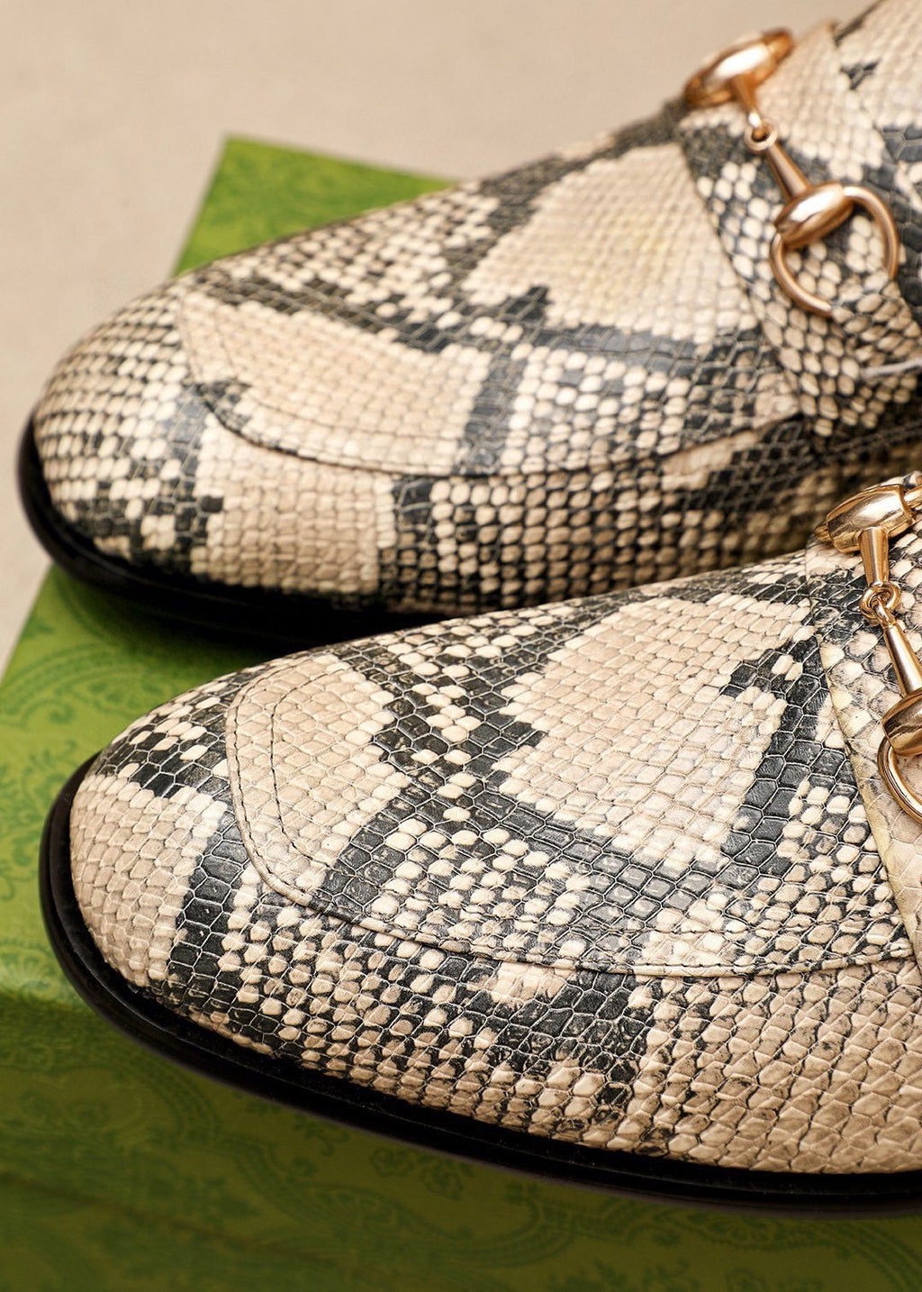 Gucci Snakeskin-Pattern Loafers - Beige and Gray Snakeskin