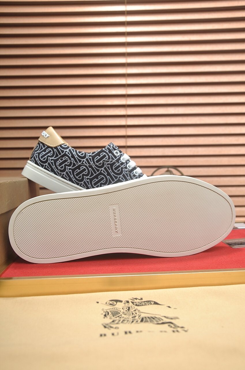 Burberry Black & Gray Patterned Low-Top Sneakers