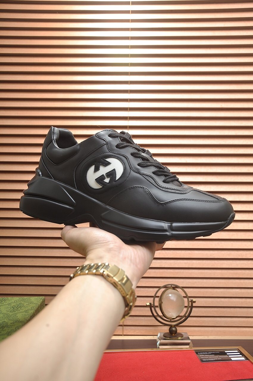 Gucci Black Logo Low-Top Sneakers