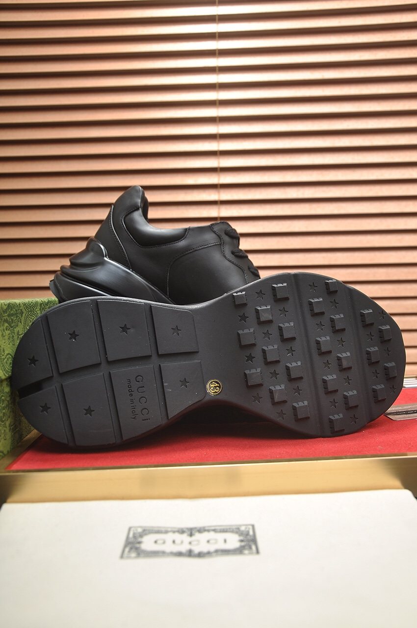 Gucci Black Logo Low-Top Sneakers