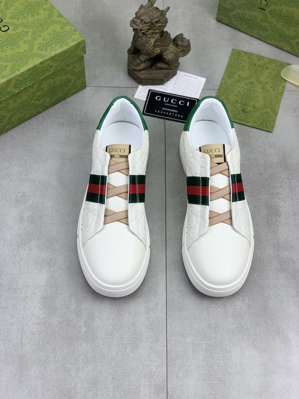 Gucci White Stripe Low-Top Sneakers