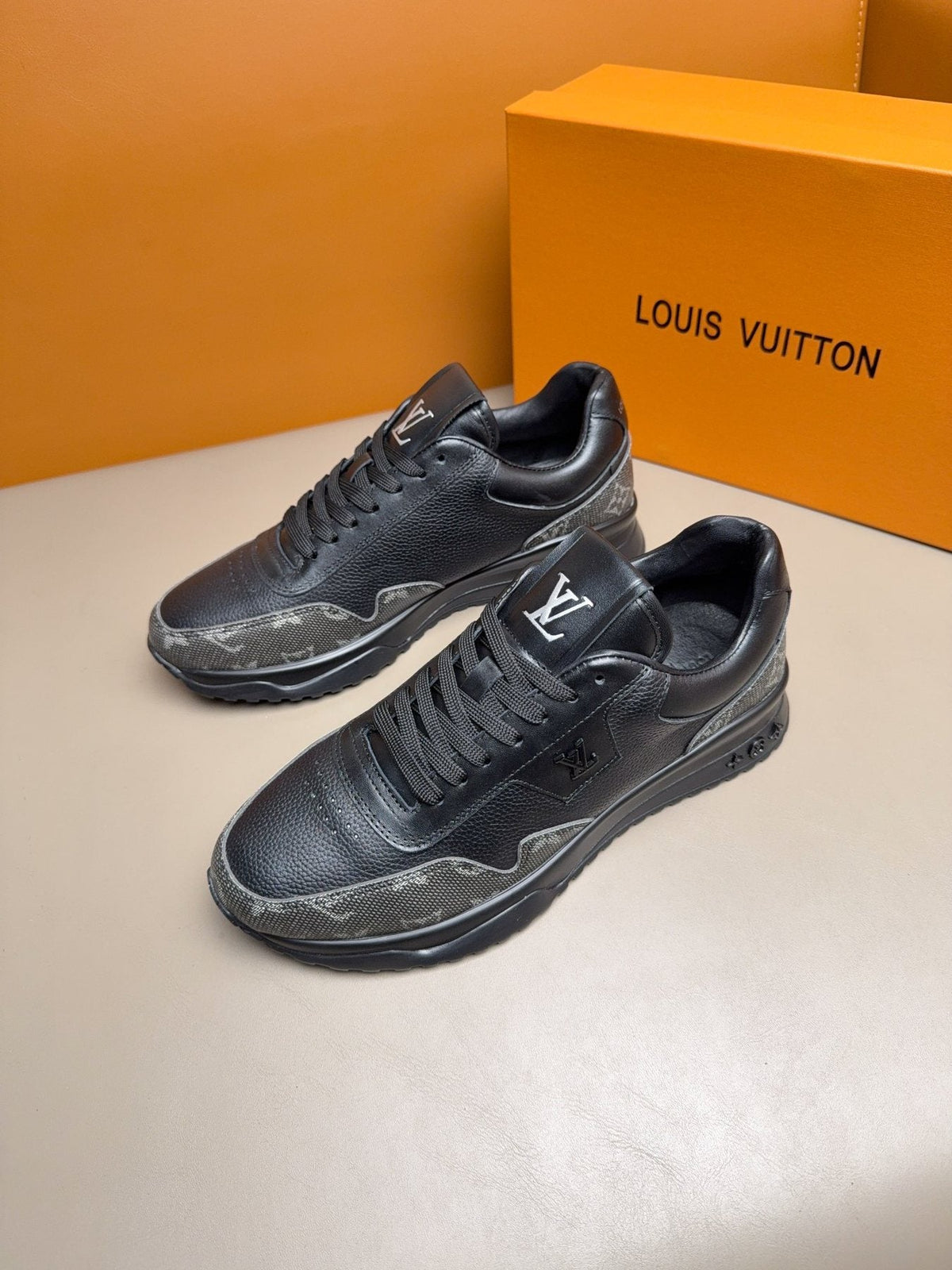 Louis Vuitton Paneled Low-Top Sneakers - Padded Collar